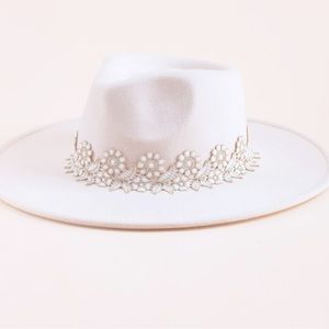 Francesca’s Floral Hat in Ivory - New with Tags